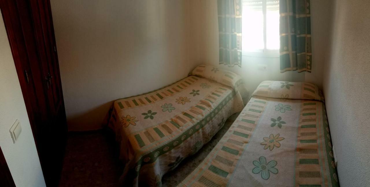 Apartamento Villamartin, Tranquilo Y Con Parking โกนิล เด ลาฟรอนเตรา ภายนอก รูปภาพ