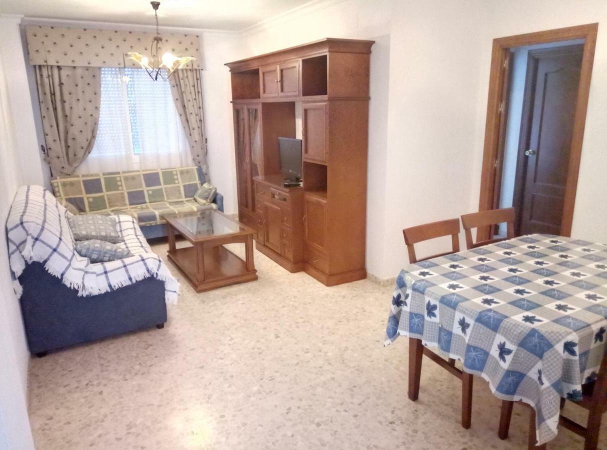 Apartamento Villamartin, Tranquilo Y Con Parking โกนิล เด ลาฟรอนเตรา ภายนอก รูปภาพ